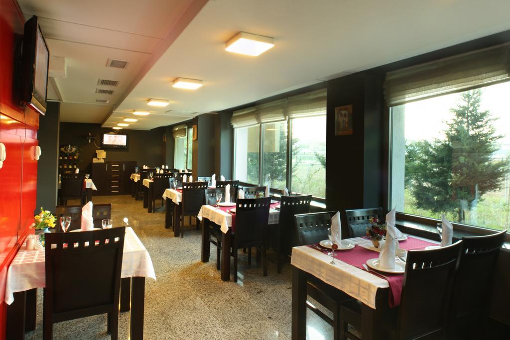 Royal Park Hotel Baku Exterior photo